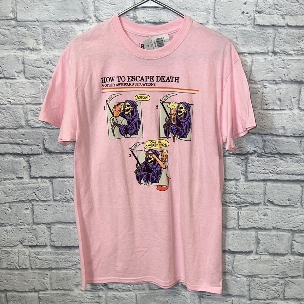 NWT Hot Topic "how to escape death" pink t-shirt size medium